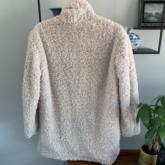 Fuzzy jacket - Picture 3 of 4